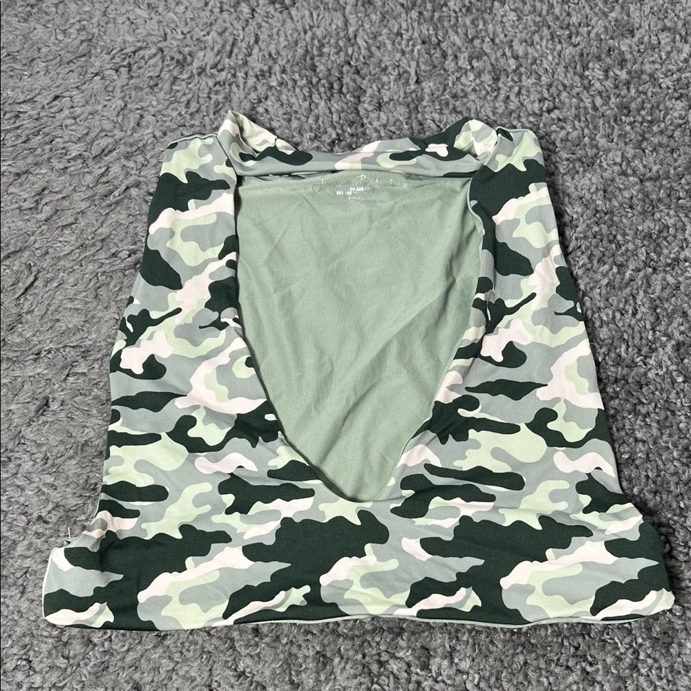 Frankie’s bikinis cutout camo print swim top size Large